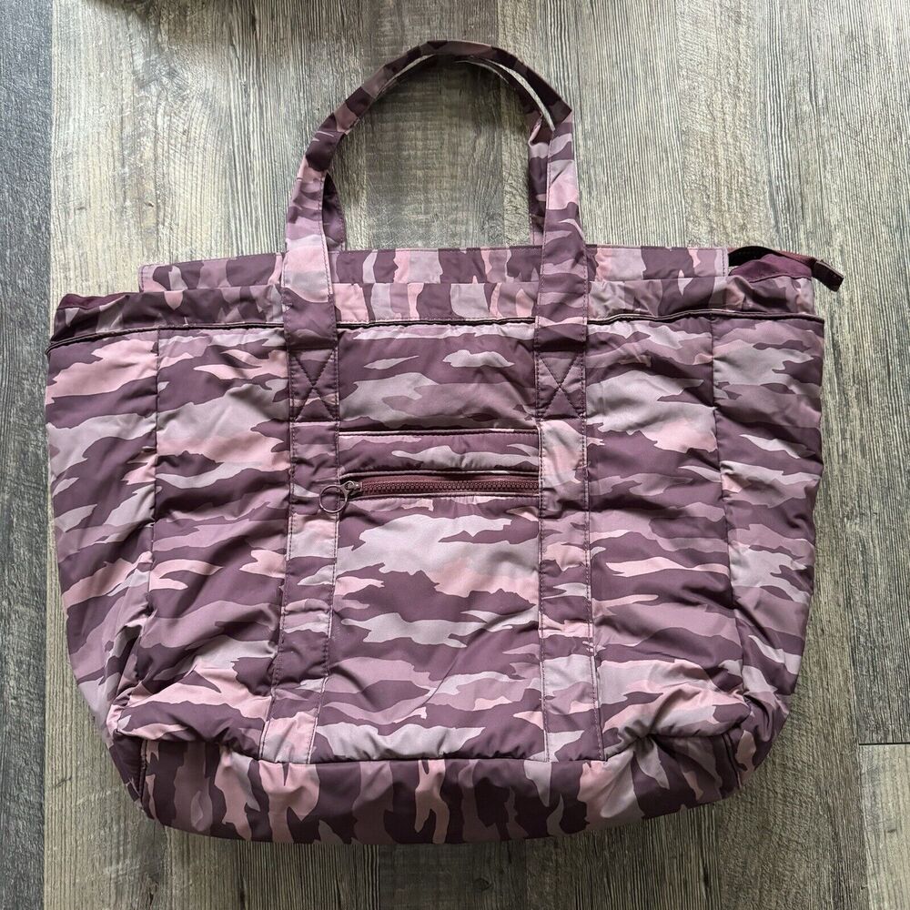 Z Supply Pack It In Quilted Tote Bag Purple Camo